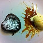 recette Petit coeur coulant au chocolat accompagné de sa glace vanille et son coulis de confiture de lait