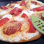 Pizza blanche au chorizo et poivrons