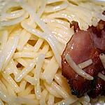 recette Spaghettis aux fromages et aux fines tranches de lard fumé grillées