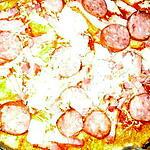 recette Pizza aux lardons et aux saucisses fumées