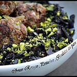 recette **Choux rouge braisé aux pistaches & boulettes de viande au pain d' épices **