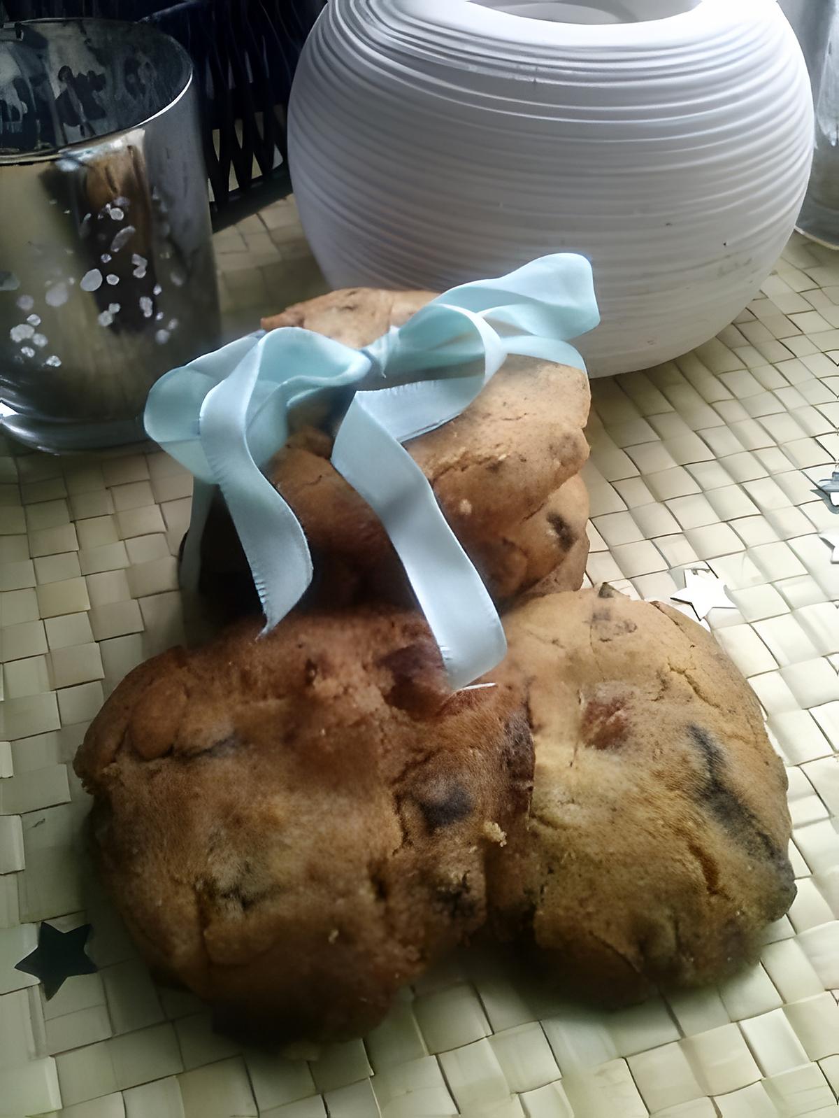 recette Cookies sans oeufs ni beurre au pépites de chocolat au lait et amandes concassées