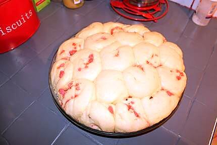 recette BRIOCHE LÉGÈRE ET MOELLEUSE AVEC PRALINES