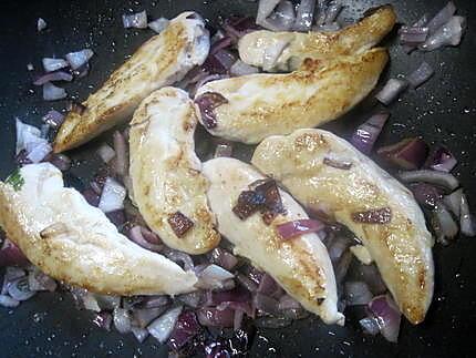 recette Aiguillettes de poulet aux dés de légumes Provençale.
