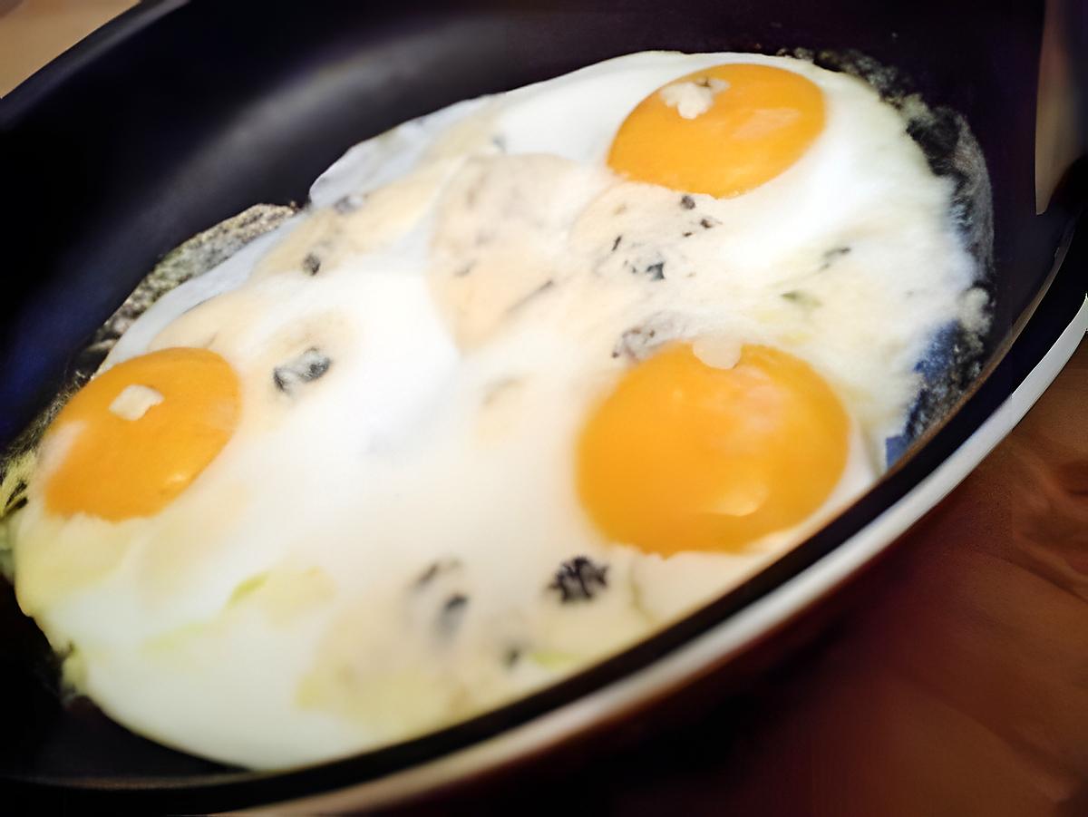 recette Oeufs sur le plat au roquefort