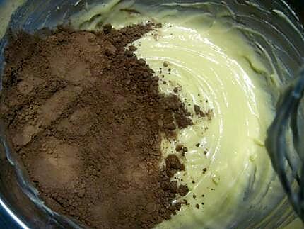 recette Gâteau au chocolat et amandes, coulis de framboises.