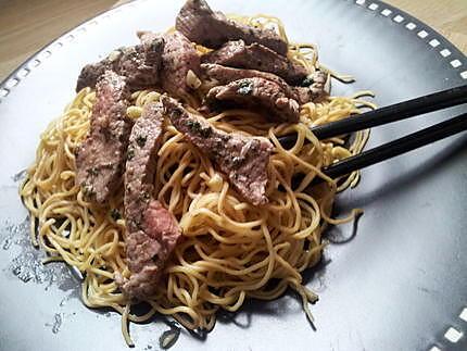 recette Boeuf à l'ail sautés sur vermicelles chinoises