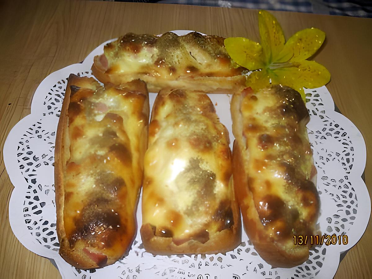 recette Baguettes garnies, pommes de terre, jambon, fromage fondu.