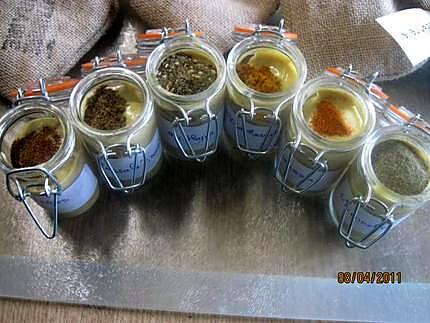 recette pots de moutarde assaisonnée aux aromates.