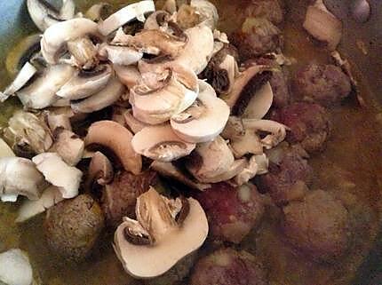 recette Tajine de boulettes de viande aux champignon