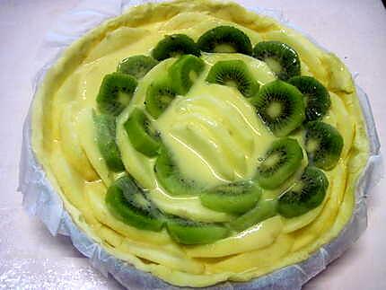 recette Tarte aux pommes et kiwis à la crème.