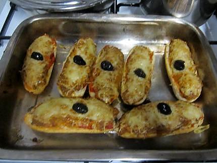 recette Petits pains garnis aux sardines, gratinés.