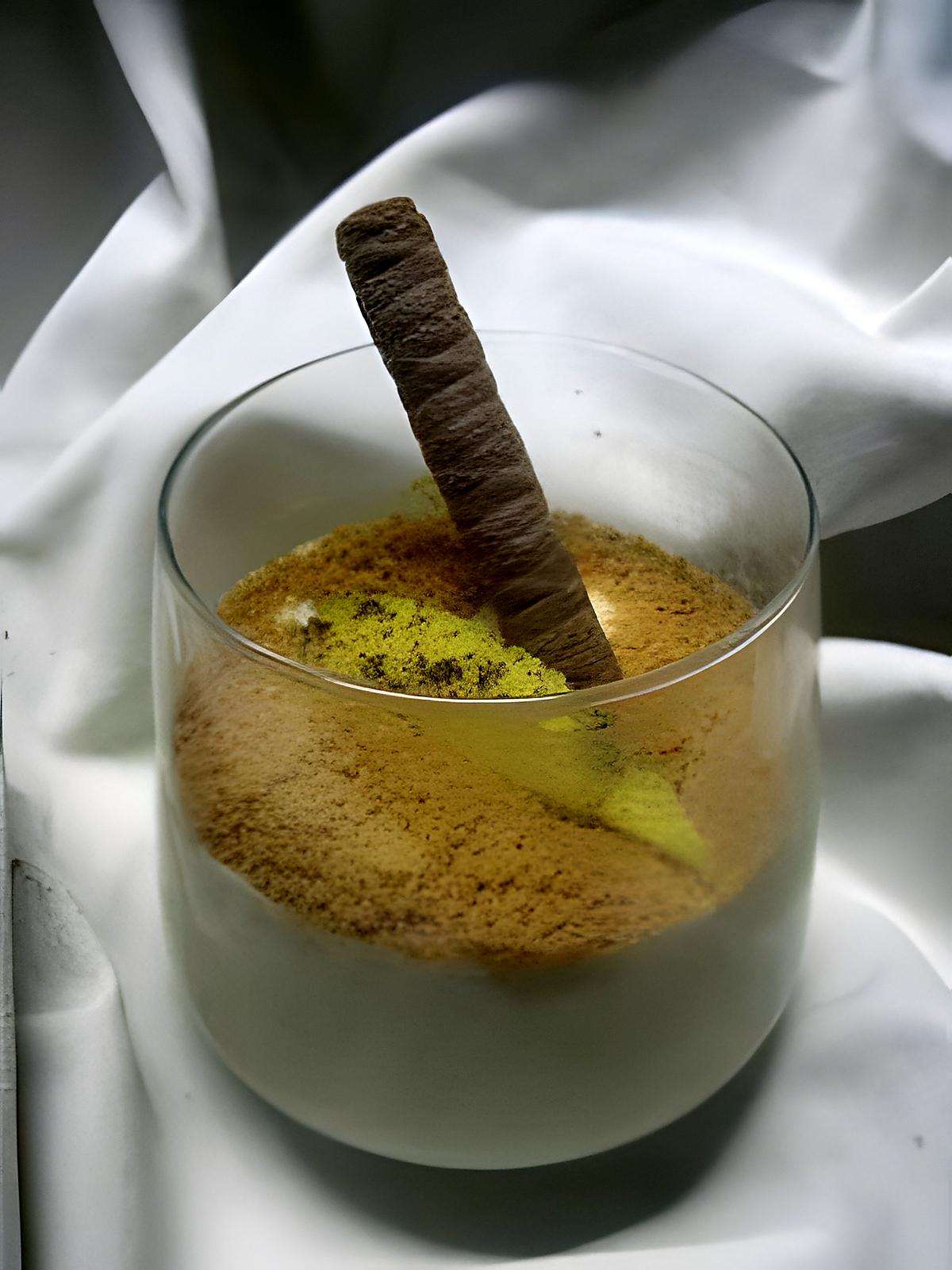 recette Verrines de crème à la mangue et biscuits spéculoos.