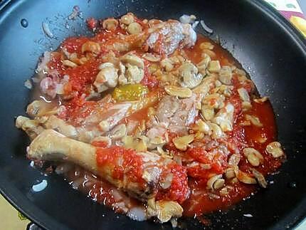 recette Manchons de canard sauce tomates et champignons.