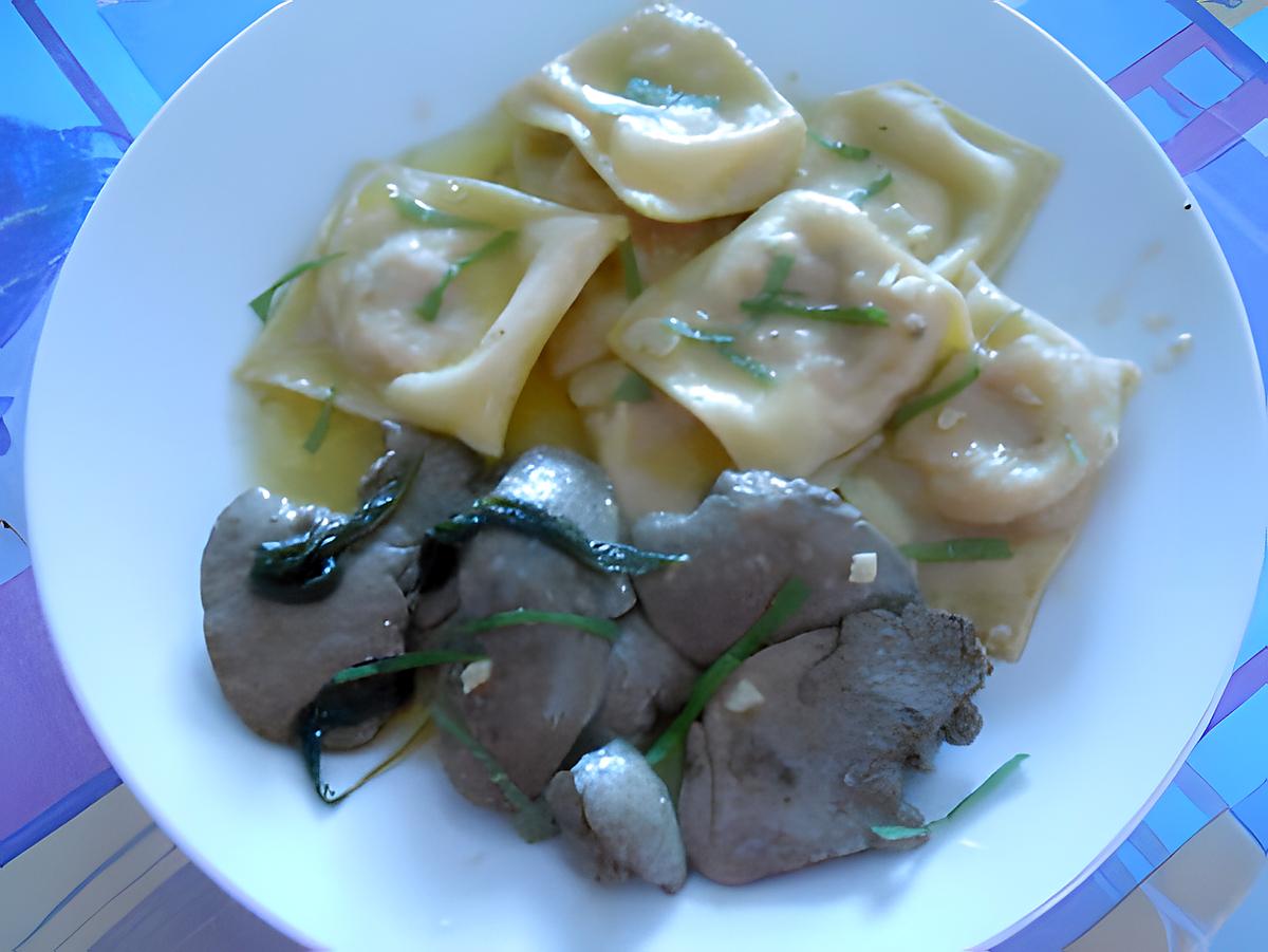 recette FOIES  DE LAPIN BEURRE SAUGE ET  RAVIOLI  DE PATATE