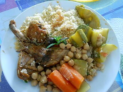 recette COUSCOUS  AU  LAPIN  ET  BOULETTES  DE  MERGUEZ