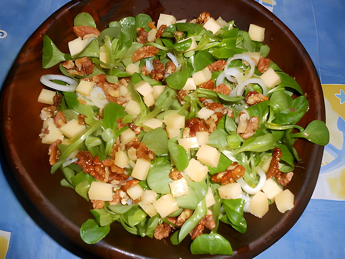 recette Salade de mache aux noix et cantal