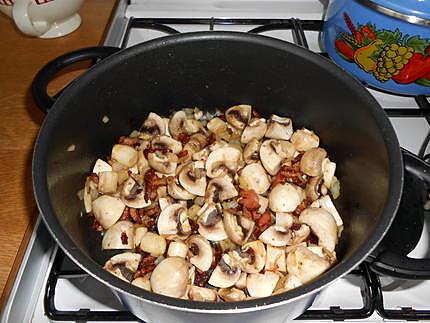 recette Pilons de poulet à la crème, aux lardons fumés, champignons et porto.