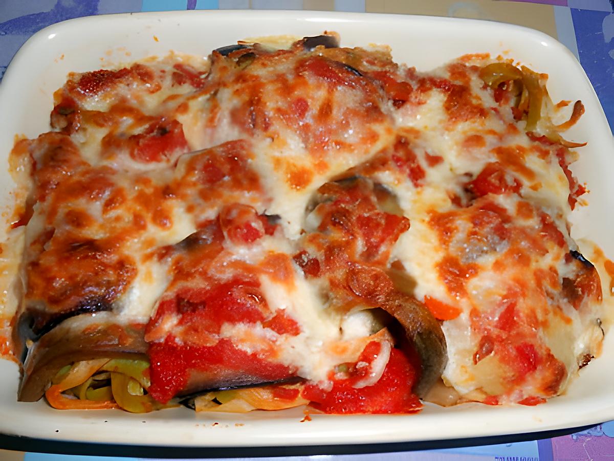 recette INVOLTINI  D'AUBERGINE  FARCIS AUX PATES A LA TOMATE