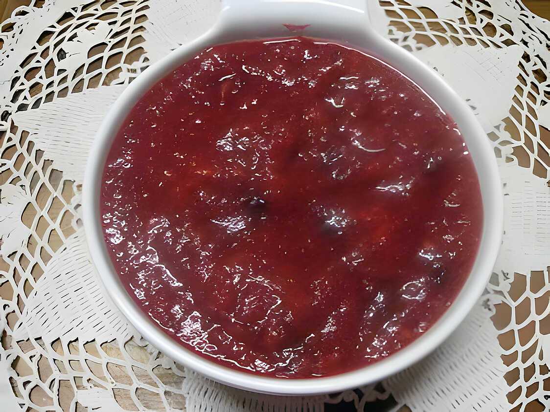 Recette de Compote de pommes et prunes rouges au microondes.