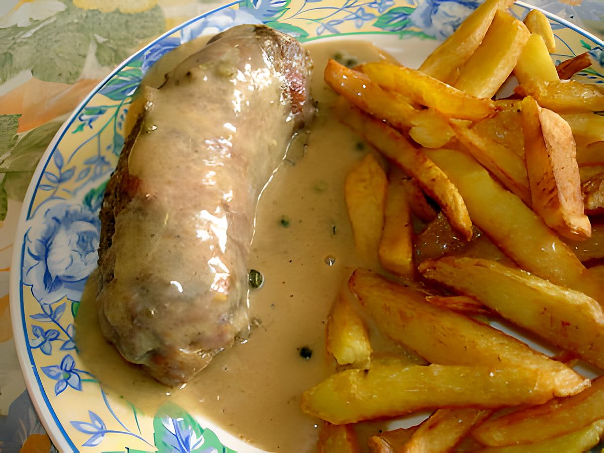 recette Andouillette (porc et veau au genièvre) frites et sauce aux 3 poivres