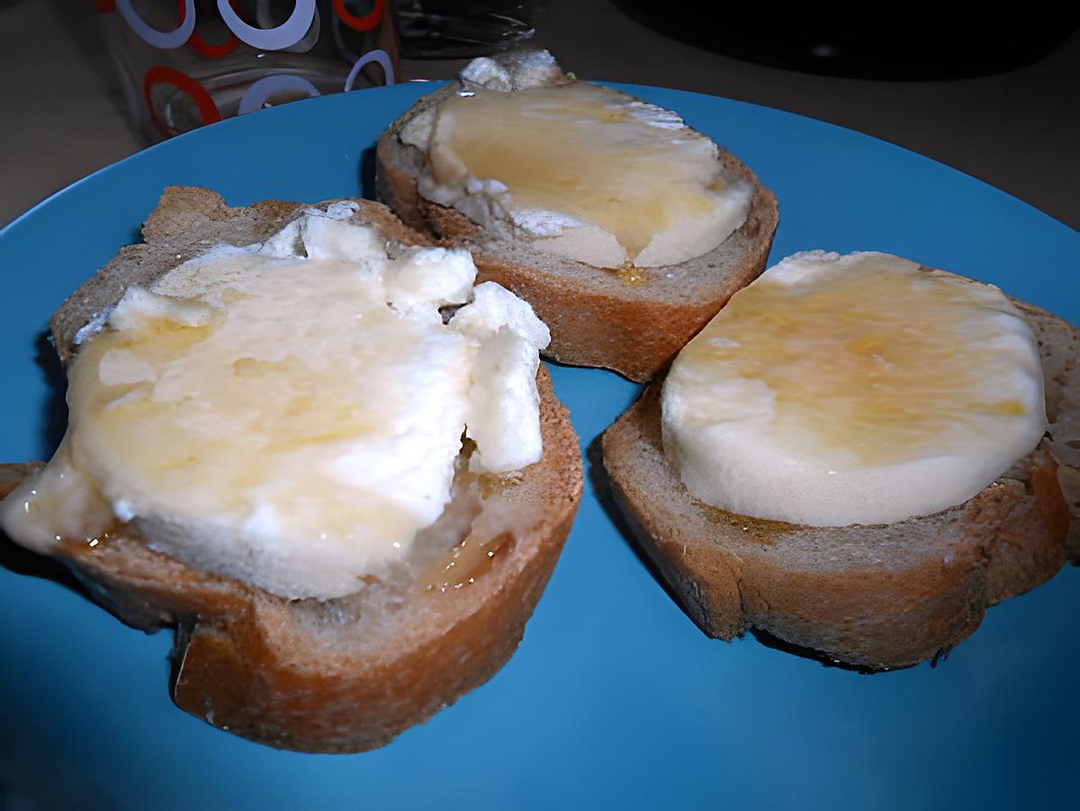 recette Tartines de chèvre chaud et miel