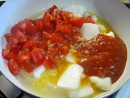 recette Lamelles d'encornet à la sauce tomates au vin blanc.