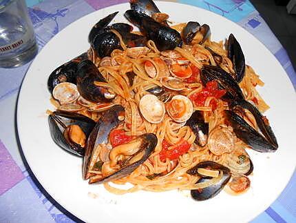 recette TAGLIOLINI   AUX  MOULES  ET PALOURDES