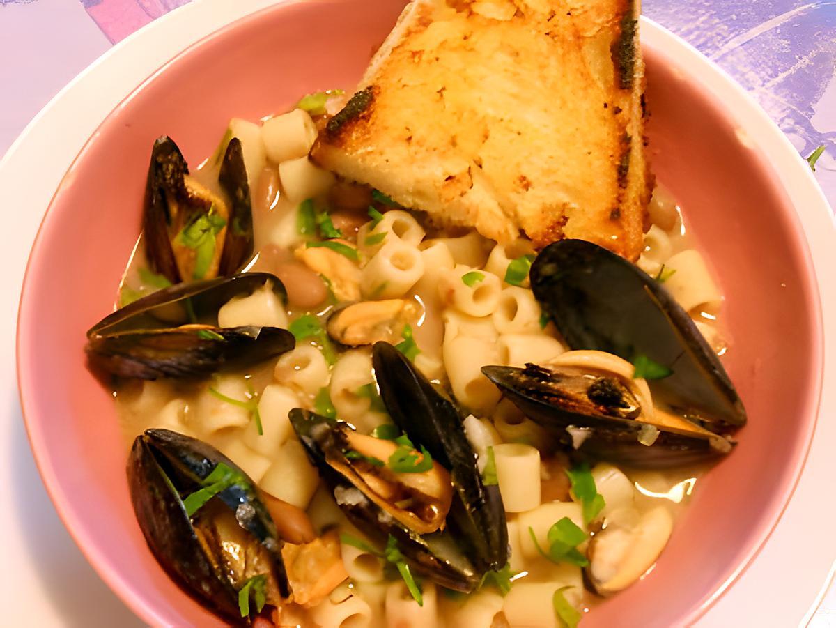 recette SOUPE  HARICOTS  PATES  ET  MOULES