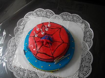 recette gâteaux deux étages spiderman
