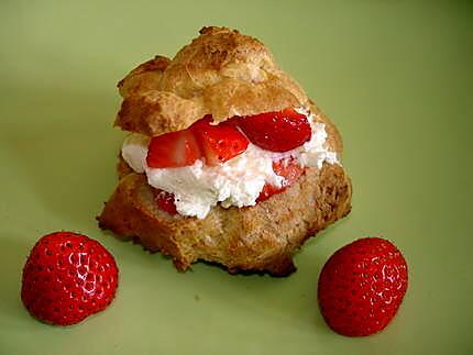 recette Mini choux à la chantilly et aux fraises