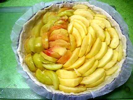 recette Tarte aux pêches et pommes nature.