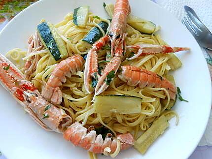 recette TAGLIOLINI  CON  SCAMPI  E   ZUCCHINE