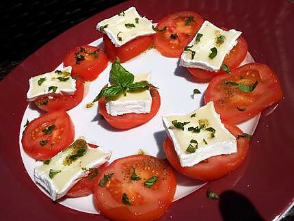 recette Salade de tomates au chévre et au basilic