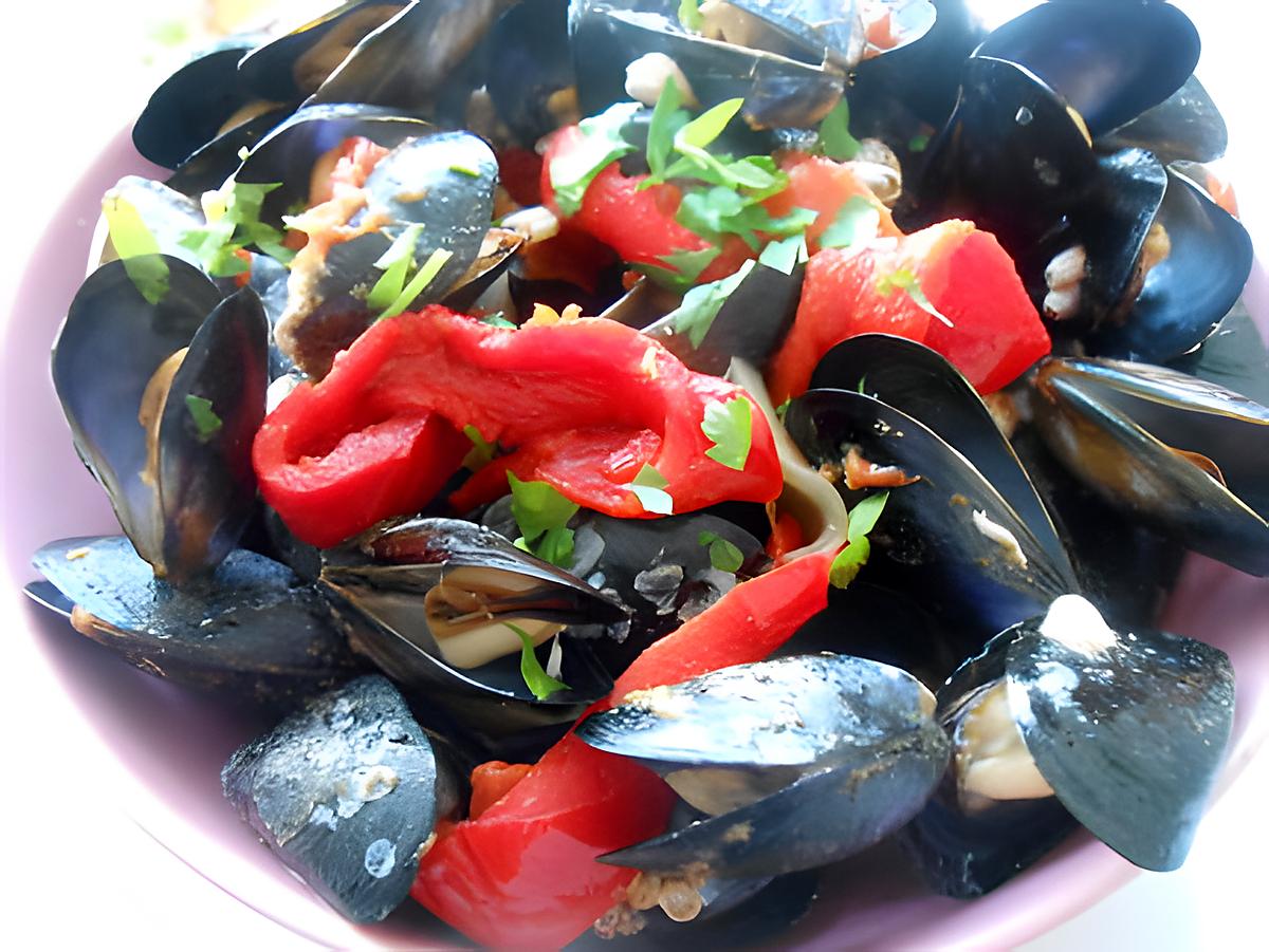 recette MOULES  A L'AIL ET POIVRON