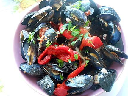 recette MOULES  A L'AIL ET POIVRON