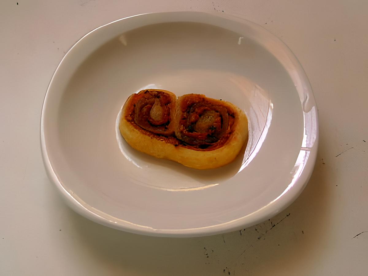 recette FEUILLETES OU PALMIER A LA TOMATES ET CHEVRE