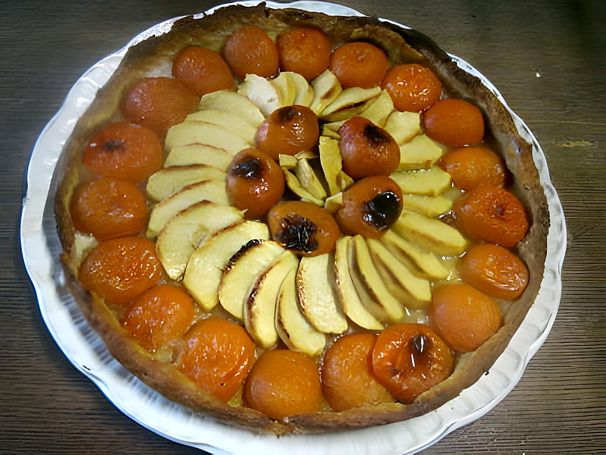 recette Tarte aux pommes et aux abricots nature.