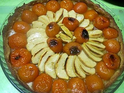 recette Tarte aux pommes et aux abricots nature.