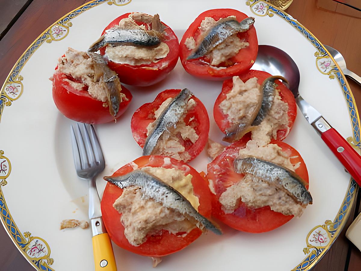 recette SALADE DE TOMATES FARCIES AU THON