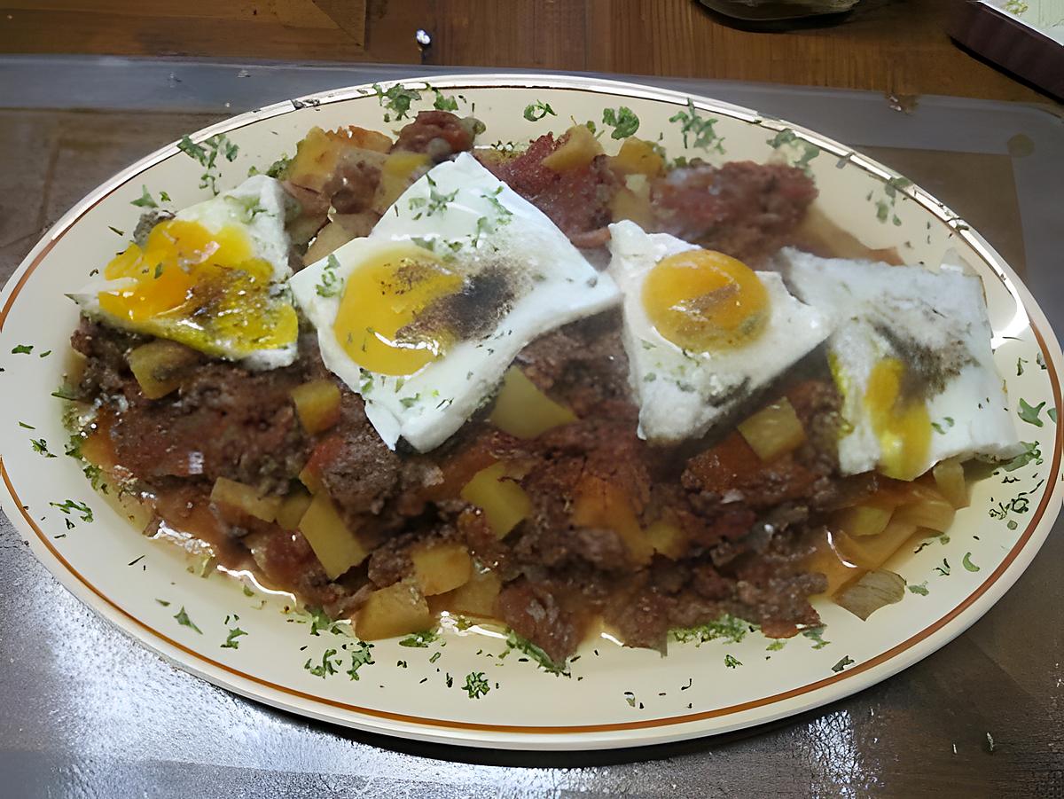 recette Boeuf haché au rutabaga et oeufs sur un plat.