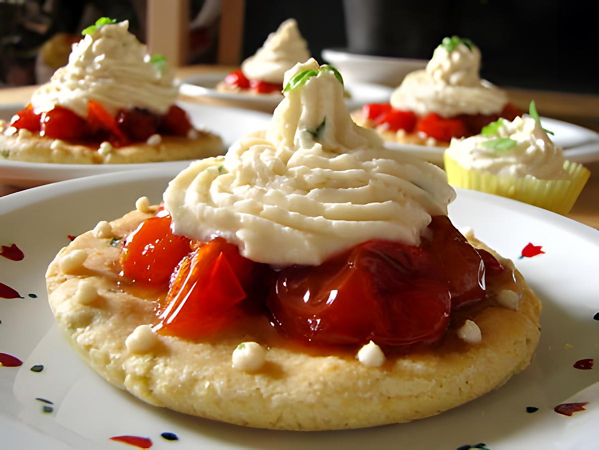 recette TARTELETTES sucrées DE TOMATES CONFITES ET CHANTILLY DE BASILIC