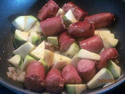 recette Rougail de saucisses fumées aux légumes.