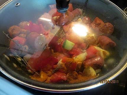 recette Rougail de saucisses fumées aux légumes.