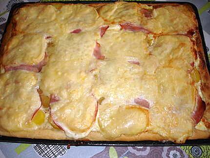 recette Pizza P de terre- bacon  et  fromage à raclette