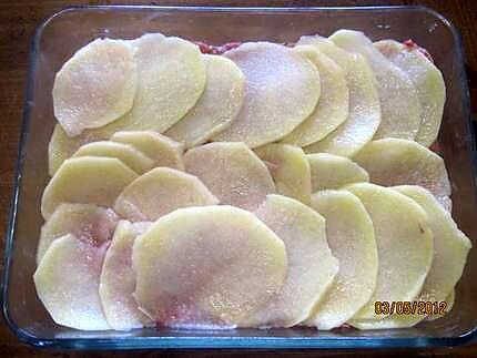 recette Gratin de poireaux. pommes de terre et boeuf haché.