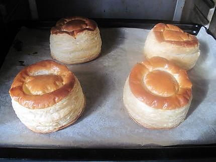 recette Bouchées en croûte garnies aux champignons rosés.