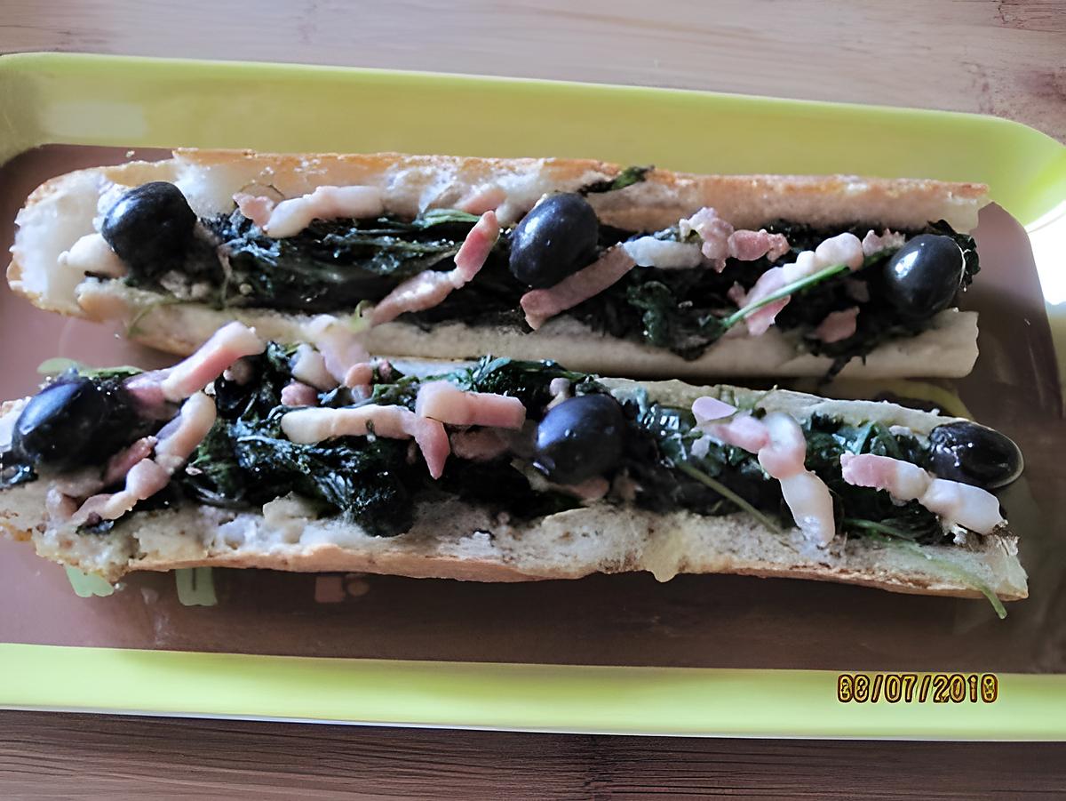 recette Baguettes garnies de roquette et lardons. vinaigrette.