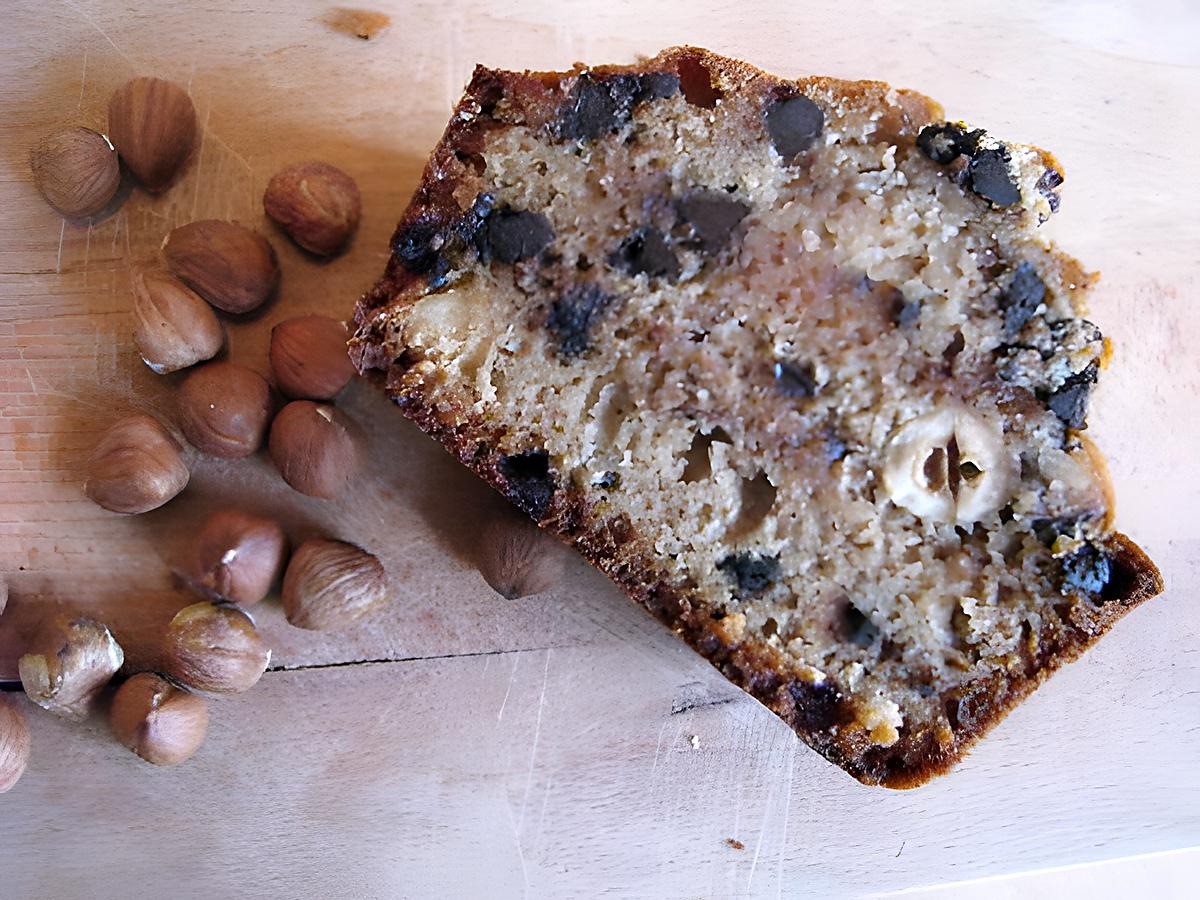 recette Cake rustique à la farine de chataîgne, aux noisettes et aux pépites de chocolat