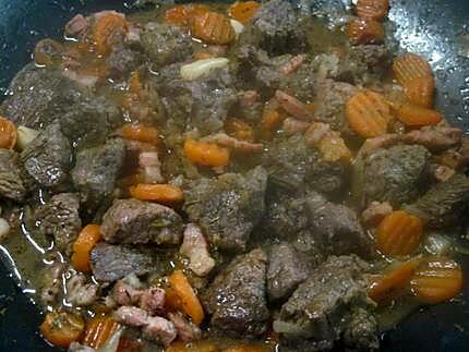 recette Sauté de boeuf aux carottes et pâtes.